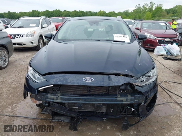 2020 Ford Fusion SE с VIN 3FA6P0LU4LR163314, выставлен на аукционе IAAI как лот 42351409 с пробегом 61 889 миль миль и . История ставок и продаж доступна на DreamBid. Изображение 12.