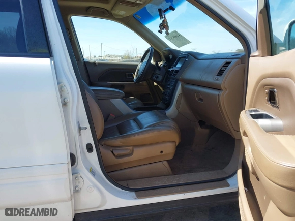 2007 Honda Pilot EX-L with VIN 5FNYF18777B002106, listed as a IAAI auction lot 42060765 with 202,276 mi miles. Bid and sale history available at carsss.com. Image 5.