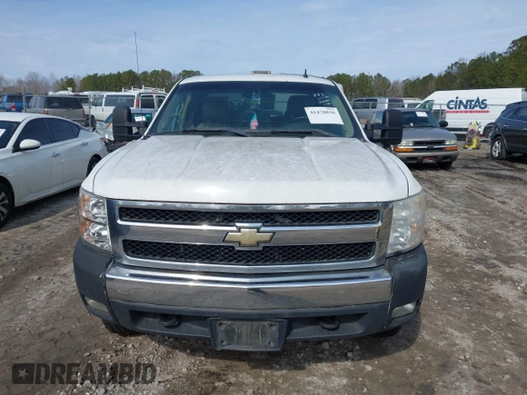 2011 Chevrolet Silverado 1500 LT with VIN 1GCRKSE01BZ264610, listed as a IAAI auction lot 41470836 with 250,686 mi miles and . Bid and sale history available at DreamBid. Image 12.