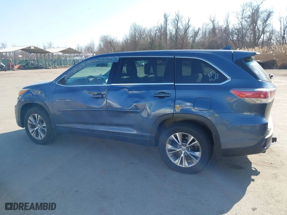 2015 Toyota Highlander LE with VIN 5TDBKRFH2FS206866, listed as a IAAI auction lot 41416098 with 178,891 mi miles. Bid and sale history available at carsss.com. Image 15.
