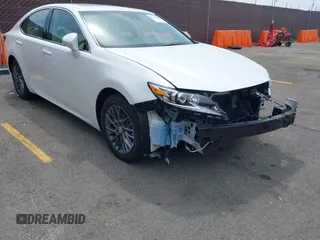 2018 Lexus ES 350 z VIN 58ABK1GG2JU109943, wystawiony jako IAAI lot #42356109 z przebiegiem 14 143 mil mil oraz . Historia ofert i sprzedaży dostępna na DreamBid. Obrazek 1.