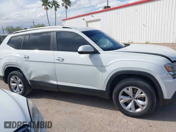 2018 Volkswagen Atlas SE с VIN 1V2KR2CA6JC576835, выставлен на аукционе IAAI как лот 42174916 с пробегом 153 322 миль миль и . История ставок и продаж доступна на DreamBid. Изображение 13.