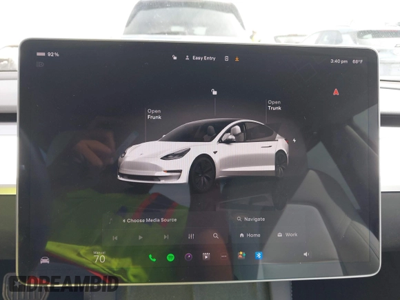 2023 Tesla Model 3 z VIN 5YJ3E1EA5PF700307, wystawiony jako IAAI lot #42034319 z przebiegiem 32 945 mil mil oraz . Historia ofert i sprzedaży dostępna na DreamBid. Obrazek 19.