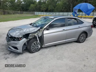 2020 Volkswagen Jetta S z VIN 3VWCB7BU2LM033726, wystawiony jako Copart lot #57617125 z przebiegiem 108 381 mil mil oraz Nie do naprawy • Non repairable. Historia ofert i sprzedaży dostępna na DreamBid. Obrazek 1.