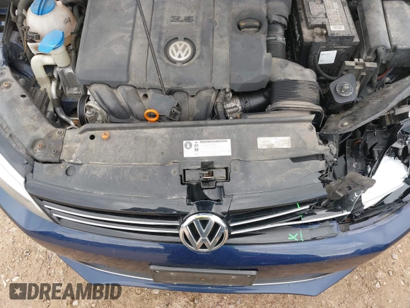 2013 Volkswagen Jetta Sedan SE w/Convenience/Sunroof with VIN 3VWBP7AJ3DM357905, listed as a IAAI auction lot 42065633 with 124,015 mi miles. Bid and sale history available at carsss.com. Image 6.