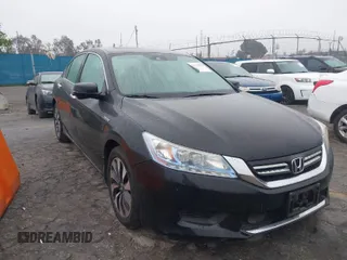 2014 Honda Accord Touring z VIN 1HGCR6F77EA006682, wystawiony jako IAAI lot #41921643 z przebiegiem 48 988 mil mil oraz . Historia ofert i sprzedaży dostępna na DreamBid. Obrazek 1.