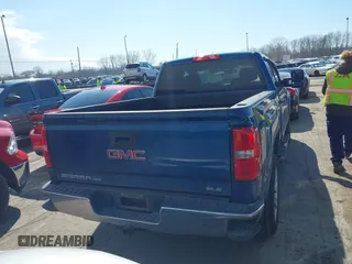 2019 GMC Sierra 1500 SLE z VIN 2GTV2MEC5K1102900, wystawiony jako IAAI lot #41996612 z przebiegiem 69 502 mil mil oraz . Historia ofert i sprzedaży dostępna na DreamBid. Obrazek 17.