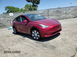 2024 Tesla Model Y Long Range with VIN 7SAYGDEE8RA233147, listed as a Copart auction lot 56695545 with 9,512 mi miles and Salvage title. Bid and sale history available at DreamBid. Image 13.
