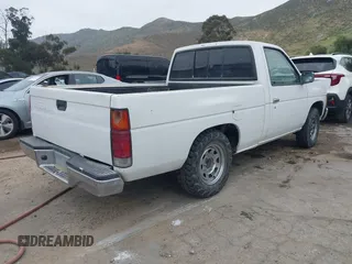 1995 Nissan Frontier z VIN 1N6SD11S5SC362519, wystawiony jako IAAI lot #42034630 z przebiegiem 239 479 mil mil oraz . Historia ofert i sprzedaży dostępna na DreamBid. Obrazek 4.
