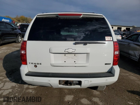 2008 Chevrolet Tahoe 3LT z VIN 1GNFK13068R115383, wystawiony jako Copart lot #77604584 z przebiegiem Nie podano mil oraz Tytuł czysty. Historia ofert i sprzedaży dostępna na DreamBid. Obrazek 6.
