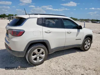 2018 Jeep Compass Altitude z VIN 3C4NJDBB0JT138862, wystawiony jako Copart lot #60074355 z przebiegiem 112 981 mil mil oraz Czysty tytuł • Clean title. Historia ofert i sprzedaży dostępna na DreamBid. Obrazek 3.