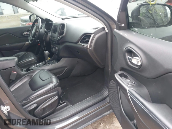 2019 Jeep Cherokee Latitude Plus with VIN 1C4PJLLB4KD382412, listed as a IAAI auction lot 41853246 with 97,512 mi miles. Bid and sale history available at carsss.com. Image 5.