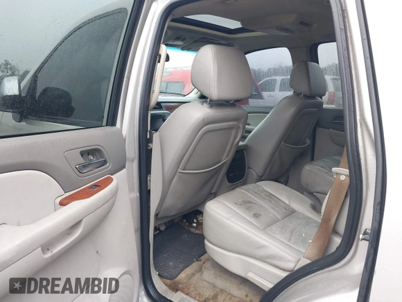 2008 GMC Yukon SLT w/4SB with VIN 1GKFC13J38R163765, listed as a IAAI auction lot 41568670 with 238,341 mi miles. Bid and sale history available at carsss.com. Image 8.