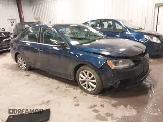 2013 Volkswagen Jetta SE with VIN 3VWDP7AJ5DM350396, listed as a IAAI auction lot 41672411 with 173,698 mi miles and . Bid and sale history available at DreamBid. Image 1.