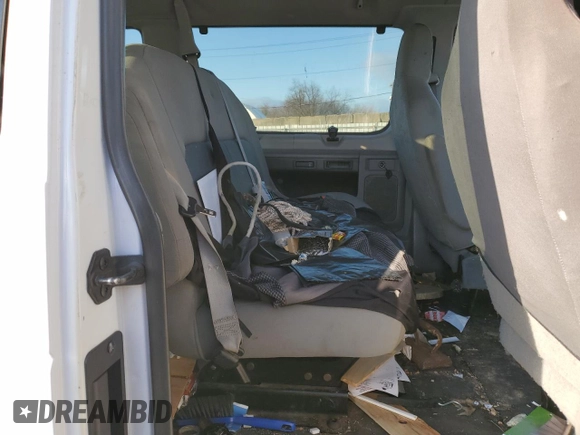 2014 Ford Econoline Passenger XL z VIN 1FBSS3BL3EDB20939, wystawiony jako Copart lot #43781415 z przebiegiem 143 741 mil mil oraz Tytuł czysty. Historia ofert i sprzedaży dostępna na DreamBid. Obrazek 11.