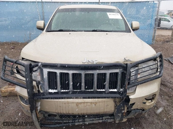 2011 Jeep Grand Cherokee Laredo with VIN 1J4RR4GG9BC563065, listed as a IAAI auction lot 41798136 with 192,149 mi miles. Bid and sale history available at carsss.com. Image 12.