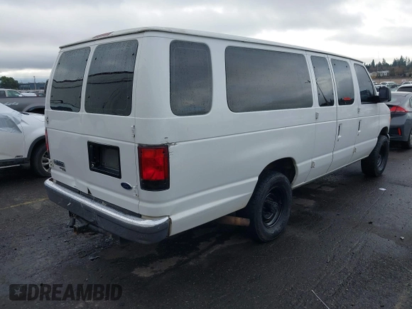 2006 Ford Econoline Passenger XL with VIN 1FBSS31L56DA35393, listed as a IAAI auction lot 41819071 with 175,478 mi miles and . Bid and sale history available at carsss.com. Image 4.
