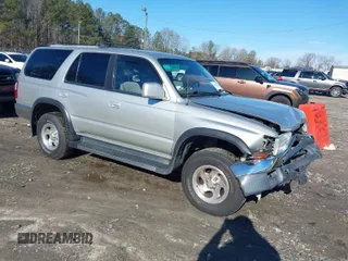 2000 Toyota 4Runner SR5 with VIN JT3GN86R6Y0177477, listed as a IAAI auction lot 41579133 with 152,295 mi miles and . Bid and sale history available at DreamBid. Image 1.
