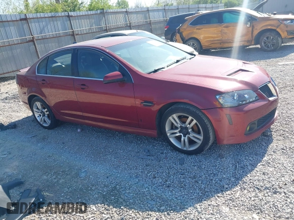2009 Pontiac G8 z VIN 6G2ER57799L170338, wystawiony jako IAAI lot #42088706 z przebiegiem 157 582 mil mil oraz . Historia ofert i sprzedaży dostępna na DreamBid. Obrazek 1.
