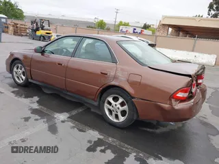 2001 Lexus ES 300 with VIN JT8BF28G310340604, listed as a IAAI auction lot 42113774 with 260,303 mi miles and . Bid and sale history available at DreamBid. Image 3.