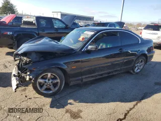 2003 BMW 3 Series 325Ci with VIN WBABN33433PG61379, listed as a Copart auction lot 82367874 with 113,967 mi miles and Salvage Title. Bid and sale history available at carsss.com. Image 1.