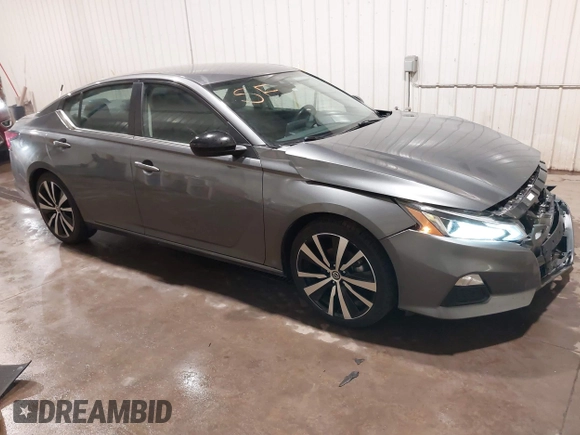 2022 Nissan Altima 2.5 SR with VIN 1N4BL4CV8NN321539, listed as a IAAI auction lot 41802422 with 68,278 mi miles. Bid and sale history available at carsss.com. Image 1.