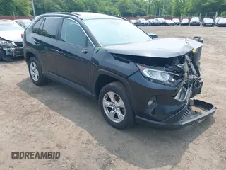 2019 Toyota RAV4 XLE with VIN 2T3P1RFV4KW033276, listed as a IAAI auction lot 42476344 with 73,247 mi miles and . Bid and sale history available at DreamBid. Image 1.
