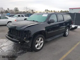 2008 Chevrolet Suburban LTZ with VIN 1GNFC16048J195872, listed as a IAAI auction lot 41389825 with 207,421 mi miles. Bid and sale history available at carsss.com. Image 2.