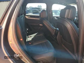 2024 Porsche Cayenne z VIN WP1AA2AY0RDA11814, wystawiony jako Copart lot #45279905 z przebiegiem 4 497 mil mil oraz Szkoda całkowita • Salvage title. Historia ofert i sprzedaży dostępna na DreamBid. Obrazek 11.