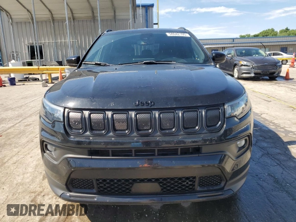 2022 Jeep Compass Latitude with VIN 3C4NJCBB0NT218131, listed as a Copart auction lot 58042105 with 45,475 mi miles and Salvage title. Bid and sale history available at DreamBid. Image 5.