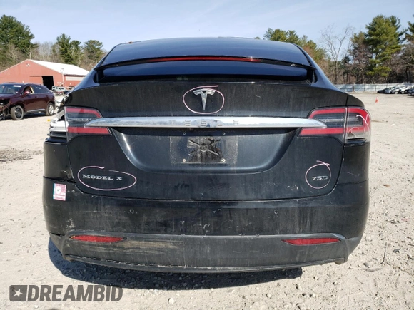 2017 Tesla Model X 90D z VIN 5YJXCBE23HF057270, wystawiony jako Copart lot #51056605 z przebiegiem 45 541 mil mil oraz Szkody całkowita. Historia ofert i sprzedaży dostępna na DreamBid. Obrazek 6.