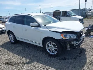 2016 Volvo XC60 T5 Drive-E z VIN YV440MDJ8G2811035, wystawiony jako IAAI lot #42124789 z przebiegiem 105 710 mil mil oraz . Historia ofert i sprzedaży dostępna na DreamBid. Obrazek 1.