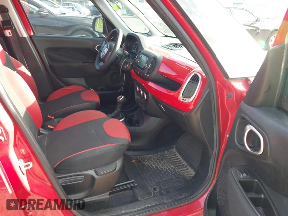 2015 FIAT 500L Pop with VIN ZFBCFAAH0FZ031648, listed as a IAAI auction lot 41971968 with 91,748 mi miles. Bid and sale history available at carsss.com. Image 5.
