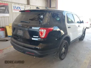 2018 Ford Police Interceptor Utility с VIN 1FM5K8AT5JGB19089, выставлен на аукционе IAAI как лот 42413153 с пробегом 122 665 миль миль и . История ставок и продаж доступна на DreamBid. Изображение 4.