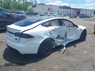 2021 Tesla Model S Plaid с VIN 5YJSA1E62MF438406, выставлен на аукционе IAAI как лот 42246901 с пробегом Не указан миль и . История ставок и продаж доступна на DreamBid. Изображение 4.