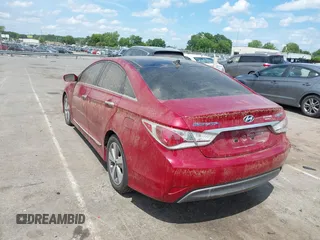 2012 Hyundai Sonata Hybrid z VIN KMHEC4A4XCA031014, wystawiony jako IAAI lot #42463501 z przebiegiem 113 309 mil mil oraz . Historia ofert i sprzedaży dostępna na DreamBid. Obrazek 3.