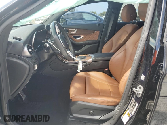 2021 Mercedes-Benz GLC 300 z VIN W1N0J8EB1MF989055, wystawiony jako Copart lot #54819555 z przebiegiem 38 450 mil mil oraz Szkoda całkowita • Salvage title. Historia ofert i sprzedaży dostępna na DreamBid. Obrazek 7.