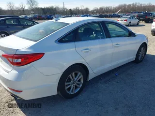 2015 Hyundai Sonata SE with VIN 5NPE24AF0FH168212, listed as a IAAI auction lot 41750301 with 253,433 mi miles and . Bid and sale history available at DreamBid. Image 4.