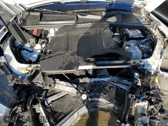 2019 Audi Q7 Premium Plus with VIN WA1LHAF75KD038765, listed as a Copart auction lot 86634074 with 82,298 mi miles and Non repairable. Bid and sale history available at DreamBid. Image 12.