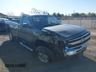 2011 Chevrolet Silverado 1500 LT with VIN 1GCNKSE09BF188909, listed as a IAAI auction lot 42027508 with 134,655 mi miles and . Bid and sale history available at DreamBid. Image 1.
