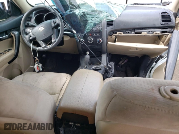 2012 Kia Sorento LX with VIN 5XYKT4A29CG262282, listed as a Copart auction lot 60324863 with 319,140 mi miles and Non Repairable. Bid and sale history available at carsss.com. Image 8.
