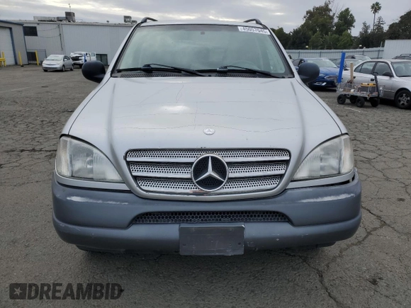 1999 Mercedes-Benz M 320/430/500 z VIN 4JGAB54E2XA142741, wystawiony jako Copart lot #45057045 z przebiegiem 72 285 mil mil oraz Szkoda całkowita • Salvage title. Historia ofert i sprzedaży dostępna na DreamBid. Obrazek 5.