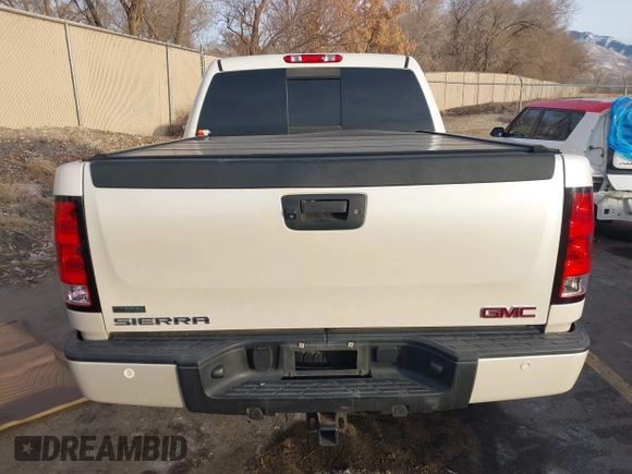 2011 GMC Sierra 1500 Denali z VIN 3GTP2XE20BG152905, wystawiony jako IAAI lot #41079419 z przebiegiem 158 192 mil mil oraz . Historia ofert i sprzedaży dostępna na DreamBid. Obrazek 17.
