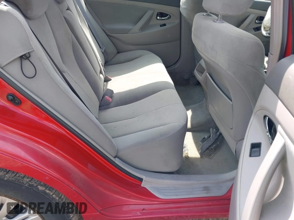 2007 Toyota Camry CE z VIN 4T1BE46K17U047708, wystawiony jako IAAI lot #42377168 z przebiegiem 177 695 mil mil oraz . Historia ofert i sprzedaży dostępna na DreamBid. Obrazek 8.