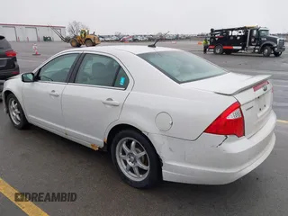 2010 Ford Fusion SE with VIN 3FAHP0HA3AR202527, listed as a IAAI auction lot 41698369 with 194,621 mi miles. Bid and sale history available at carsss.com. Image 3.