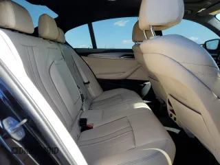 2019 BMW 5 Series 540i xDrive z VIN WBAJE7C57KWW20203, wystawiony jako Copart lot #45976065 z przebiegiem 60 735 mil mil oraz Nie do naprawy • Non repairable. Historia ofert i sprzedaży dostępna na DreamBid. Obrazek 10.