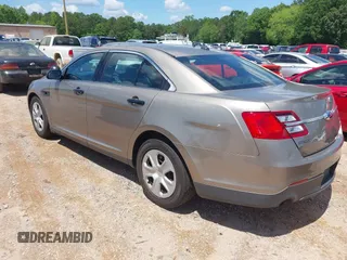 2016 Ford Police Interceptor z VIN 1FAHP2MKXGG116013, wystawiony jako IAAI lot #42237717 z przebiegiem 104 137 mil mil oraz . Historia ofert i sprzedaży dostępna na DreamBid. Obrazek 3.