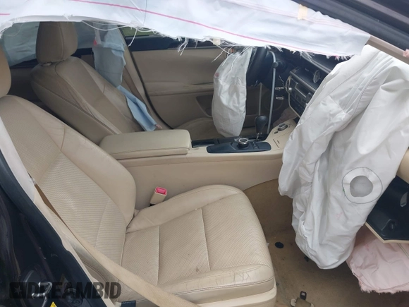 2013 Lexus ES 4dr Sdn with VIN JTHBK1GG9D2029078, listed as a IAAI auction lot 41970085 with 130,898 mi miles. Bid and sale history available at carsss.com. Image 5.