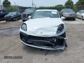 2022 Porsche Macan with VIN WP1AA2A54NLB07869, listed as a IAAI auction lot 42329019 with 41,613 mi miles and . Bid and sale history available at DreamBid. Image 12.