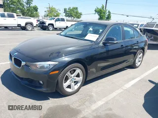 2015 BMW 3 Series 328i xDrive с VIN WBA3B5C55FF961143, выставлен на аукционе IAAI как лот 42561041 с пробегом 61 624 миль миль и . История ставок и продаж доступна на DreamBid. Изображение 17.